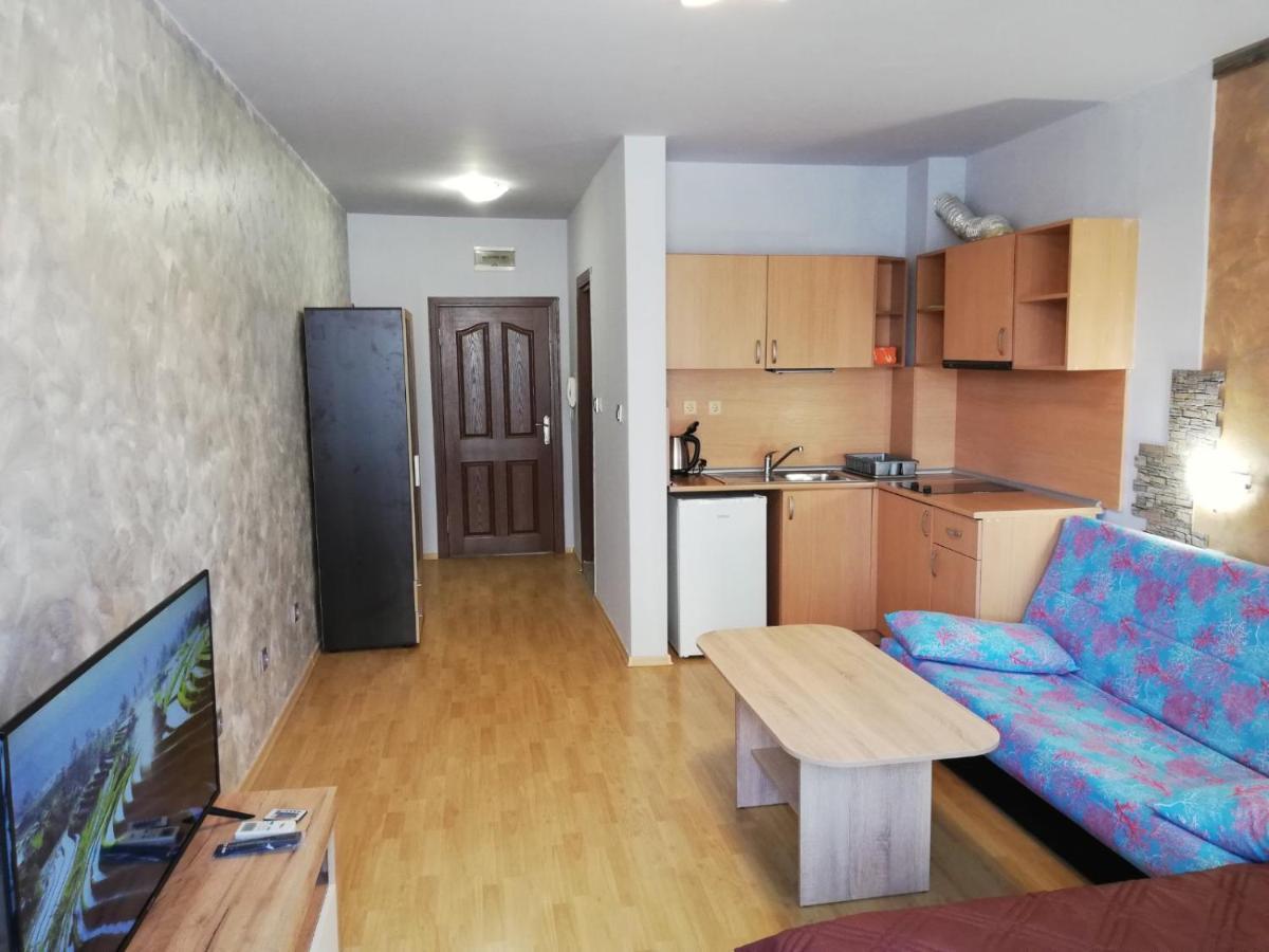 Lovely Studio In A Complex With A Pool By Flat Mаnаger สวิติ วลัส ภายนอก รูปภาพ